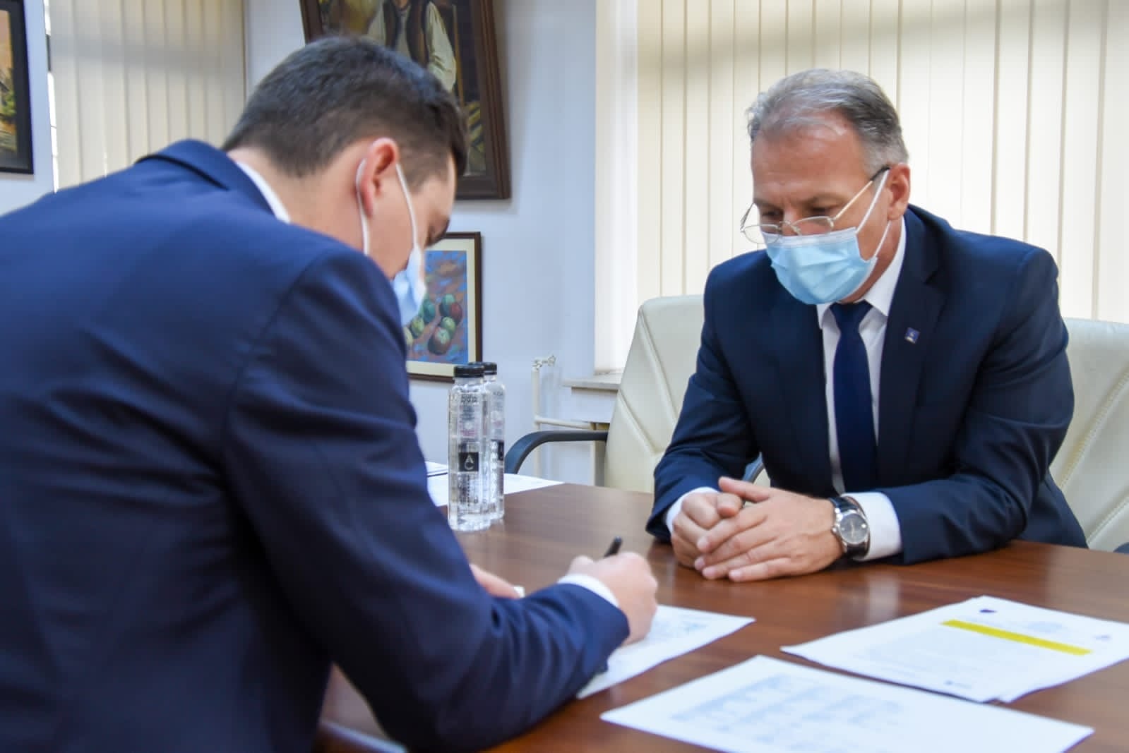ankle internal mineral Informatii si stiri despre Dinu Iancu Sălăjanu s-a întâlnit astăzi cu  președintele Consiliului Județean Maramureș - ZTV.ro - Zalau TV